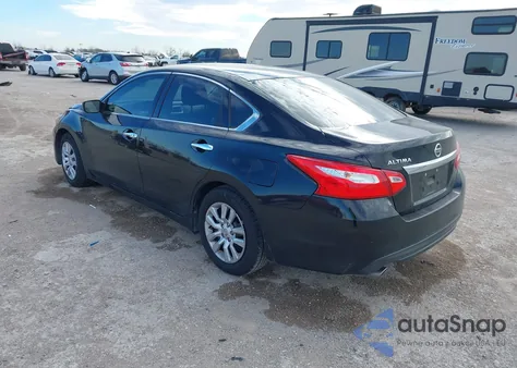 2017 Nissan Altima 2.5 S z USA, uszkodzony, nr VIN 1N4AL3AP7HC213486